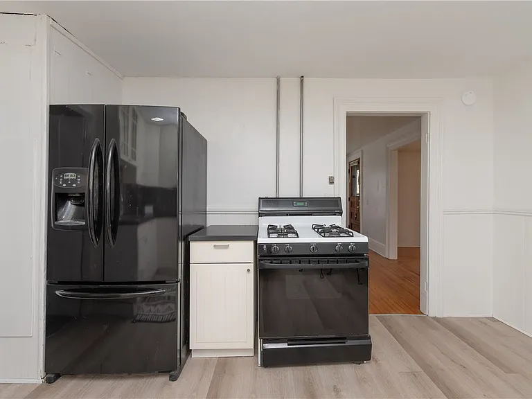 54 Sanford St #A — Photo 16