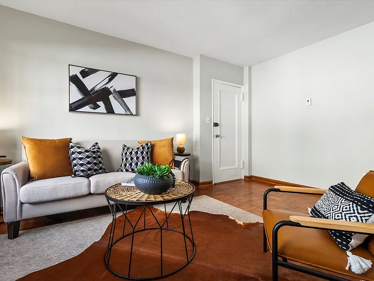613 Hamlin St NE #2 — Photo 3