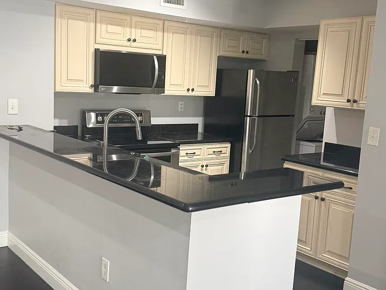 2640 S University Dr #325 — Photo 3