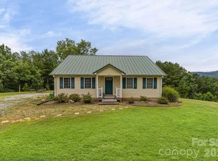 303 Ridgeview Dr, Mill Spring, NC 28756
