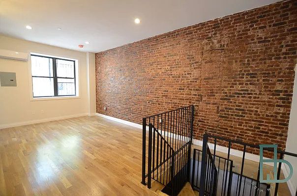 Rented by Miron Realty Group | media 6