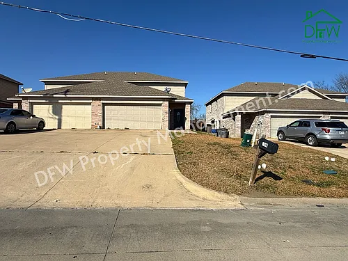 704 E College St Photo 1