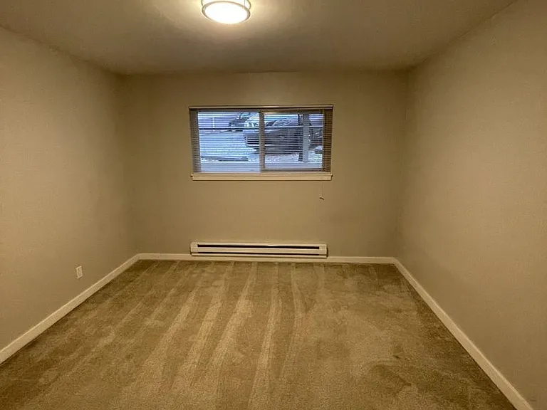 Mercer Crest Apartments — Photo 10