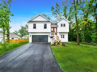23279 W North Lakewood Ln, Lake Zurich, IL 60047