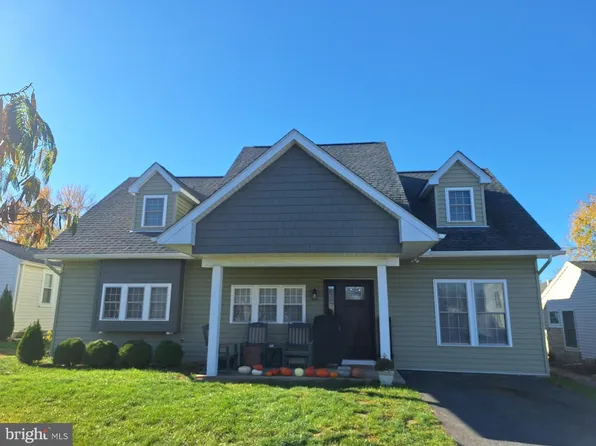 1148 Stanley Ave, Chambersburg, PA 17201