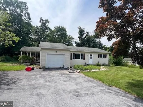 254 S Harrison Rd, Pleasant Gap, PA 16823