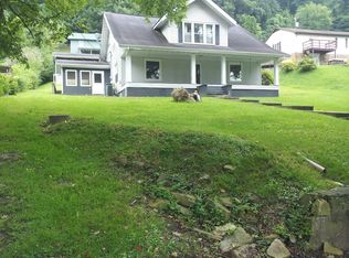 410 Poplar Ter, Harlan, KY 40831