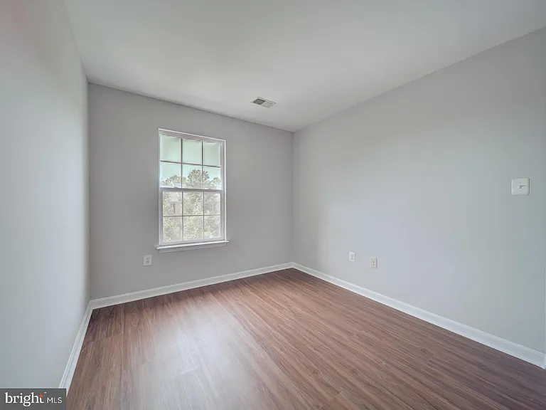 8241 Humphrey Ln — Photo 40