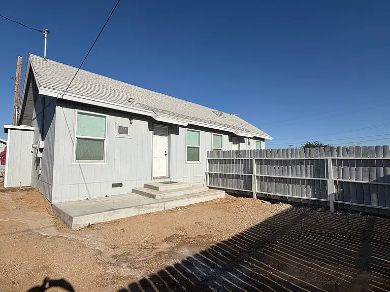13950 Hesperia Rd #3B — Photo 11