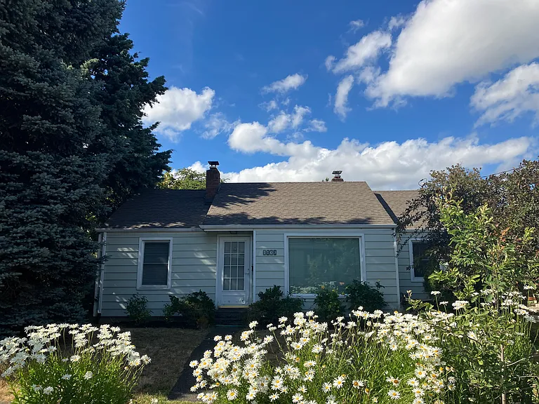 1103 Adele St — Photo 1