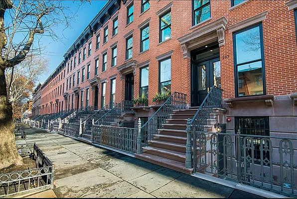 Rented by Arena Real Estate | media 32