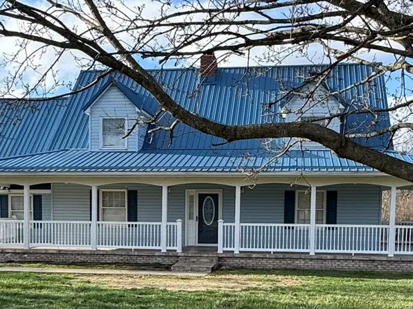 (undisclosed Address), Mount Hope, WV 25880