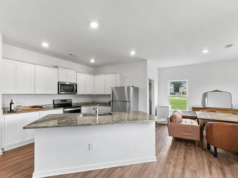 3335 Bridgewood Dr — Photo 10