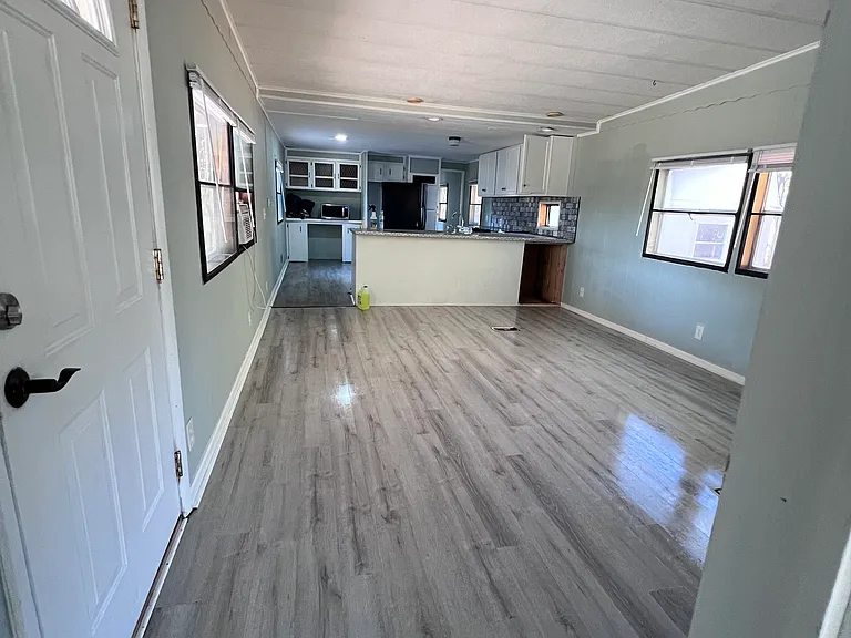 6718 Betty Ln — Photo 6