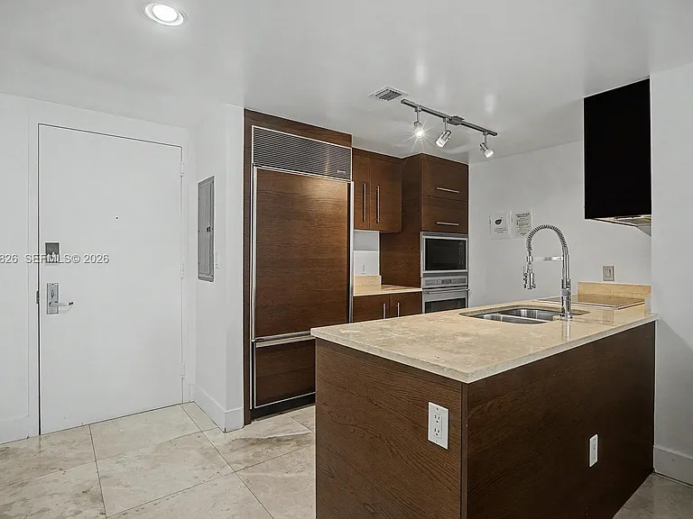 485 Brickell Ave #2209 — Photo 3
