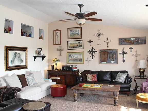 2nd image of 610 E Spear Dr