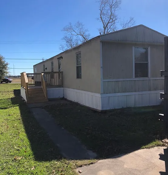 11 Serena Dr — Photo 2