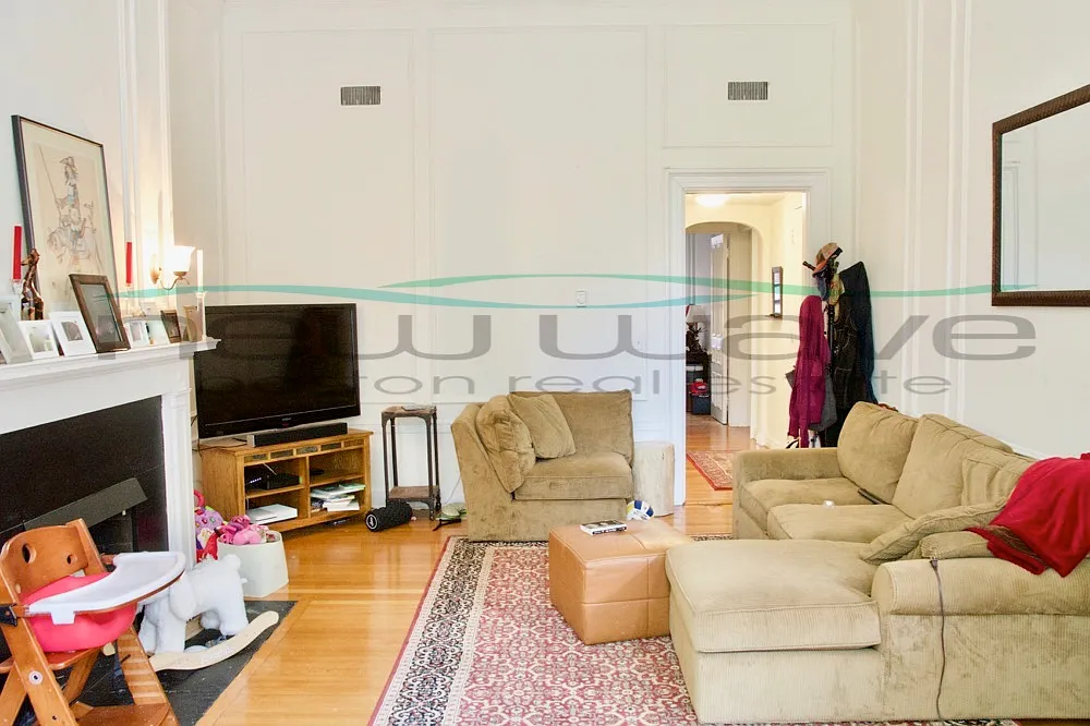 2 bed, 700 sqft, $4,400 — Photo 2