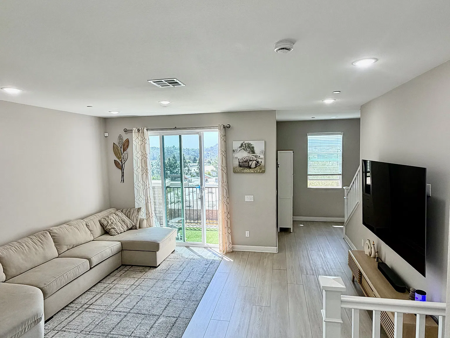 4 bed, 3.5 bath, 1911 sqft, $4,199 — Photo 1