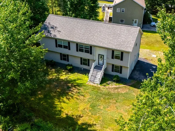 29 Ossipee Lake Drive, Ossipee, NH 03814