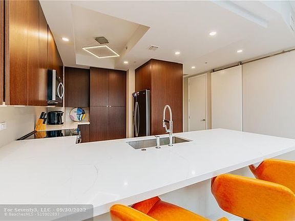 4th image of 2631 14th Ave #219