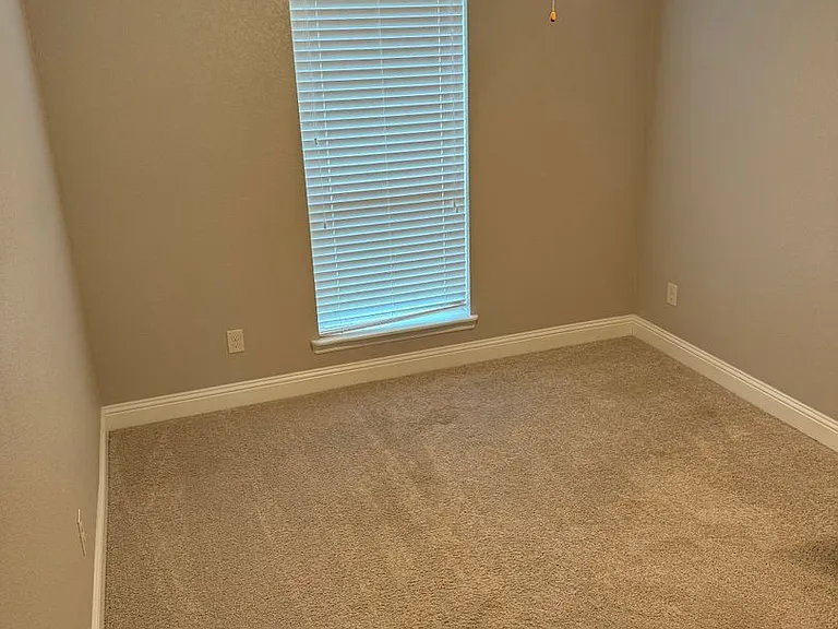 105 Sandstone Ln — Photo 16