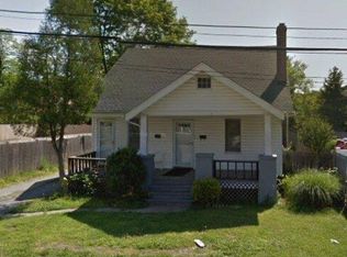 6 6th Ave, Huntington Station, NY 11746