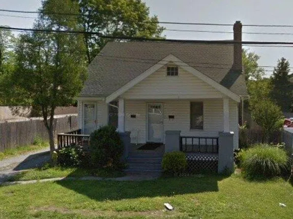 6 6th Avenue, Huntington Station, NY 11746