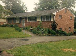 5341 Cave Spring Ln, Roanoke, VA 24018