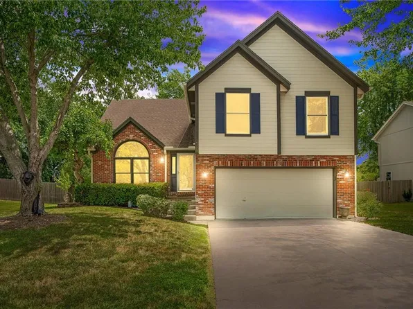 4309 NE Blue Jay Cir, Lees Summit, MO 64064