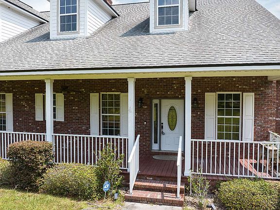 3rd image of 437 NW Gables Gln