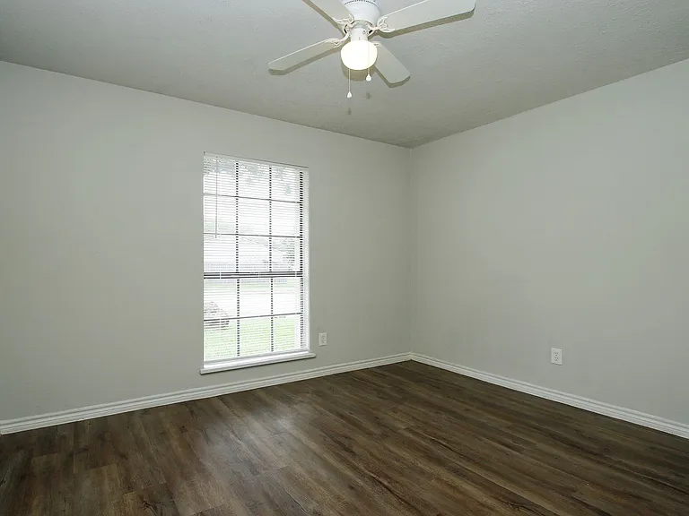 17626 Bullis Gap Dr — Photo 19