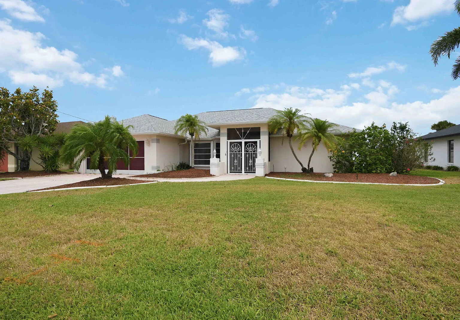 4 bed, 3.0 bath, 2609 sqft, $3,200 — Photo 2