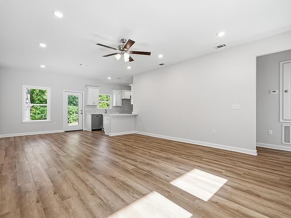 3rd image of 6114 Sonny Ln