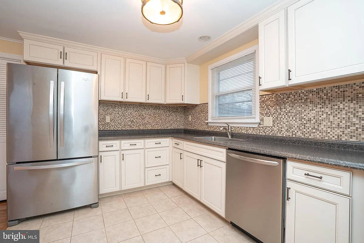 Building Photo - 15 Cranbury Rd #1