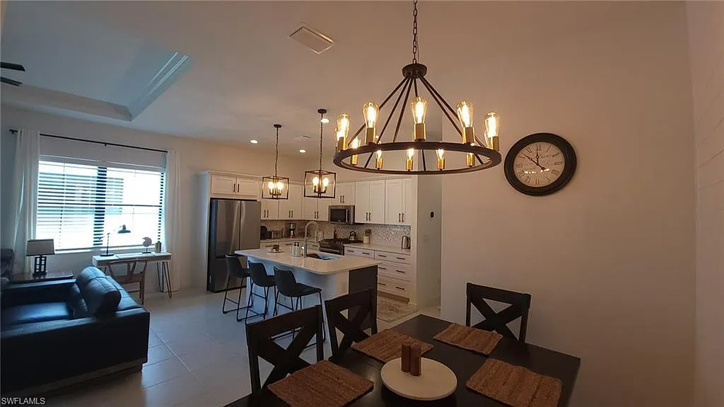 3 bed, 2.0 bath, 1650 sqft, $4,000 — Photo 4