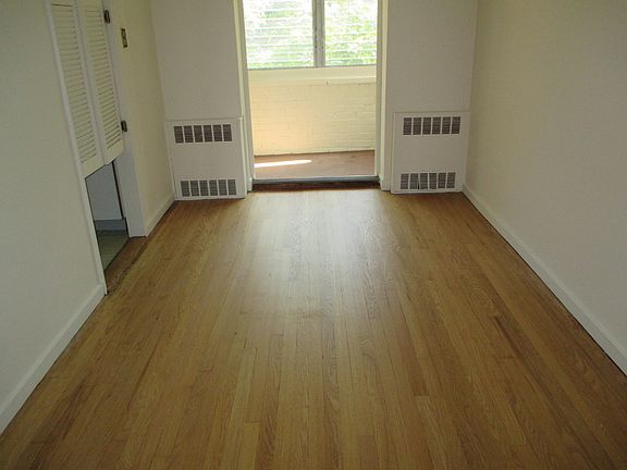 3rd image of 67-38 108th St APT B57