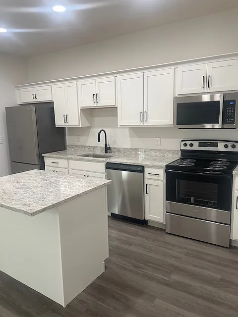 2 bed, 2.0 bath, 900 sqft, $1,600 — Photo 3