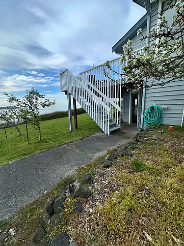 201 Victoria Loop Photo 1