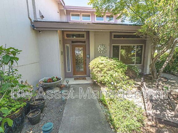 2nd image of 1830 Weir Dr