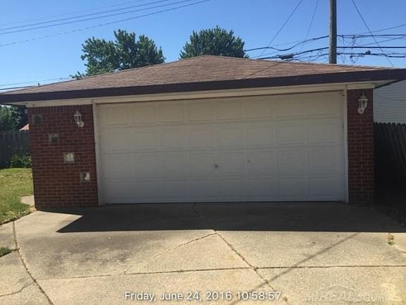 3rd image of 15814 Flanagan St