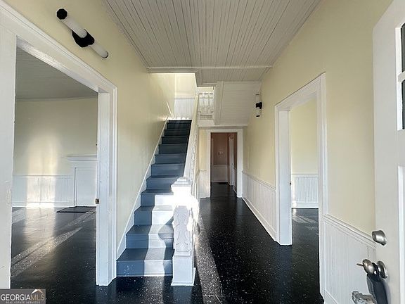 4th image of 601 N Wayne St