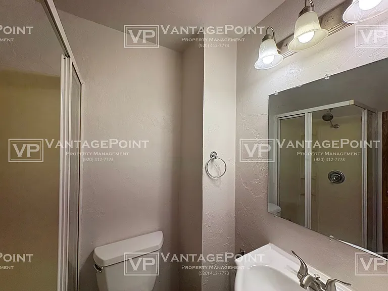 1079 Shawano Ave — Photo 15