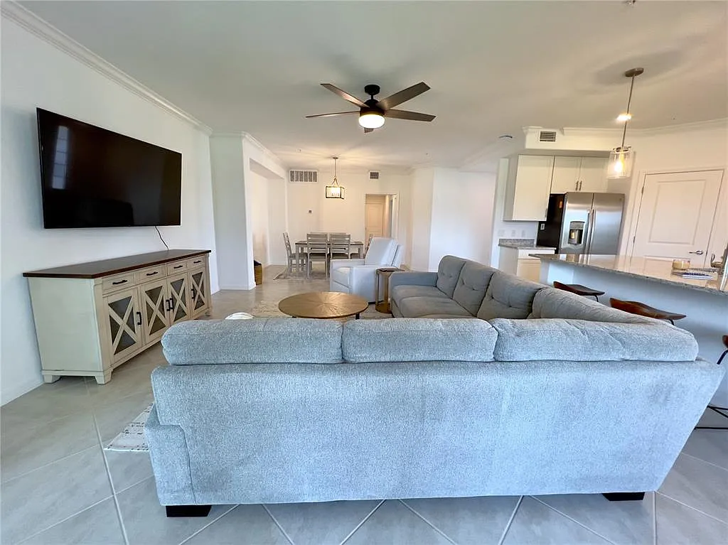 3 bed, 2.0 bath, 1741 sqft, $7,000 — Photo 4