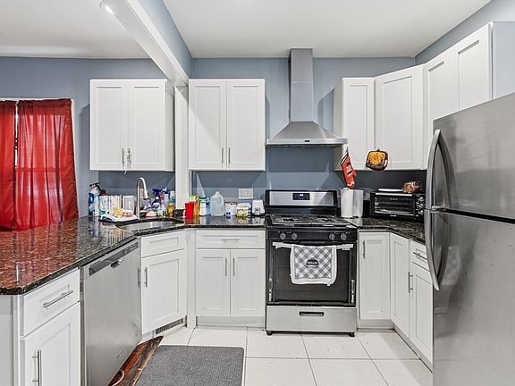 3rd image of 102 Acushnet Ave
