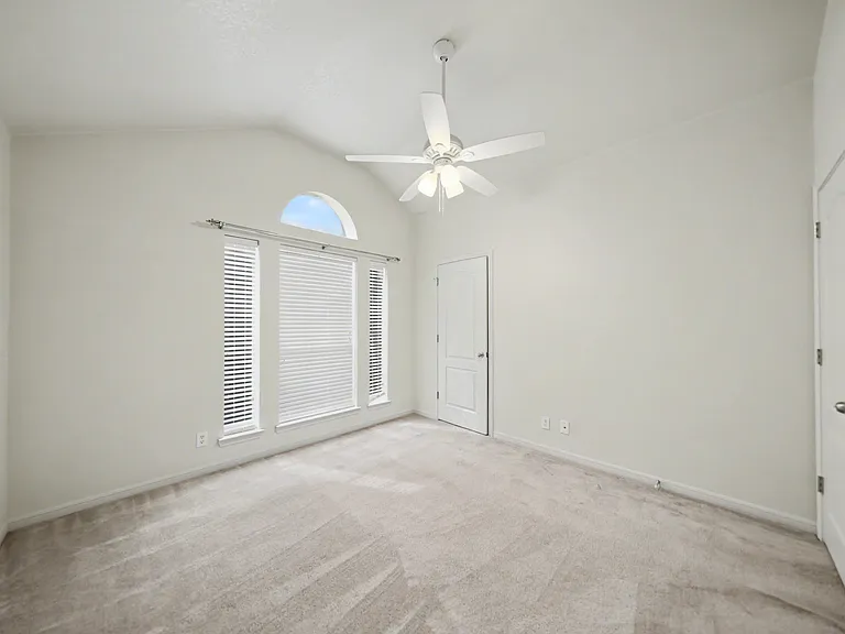 2806 Hydrangea Ave — Photo 16