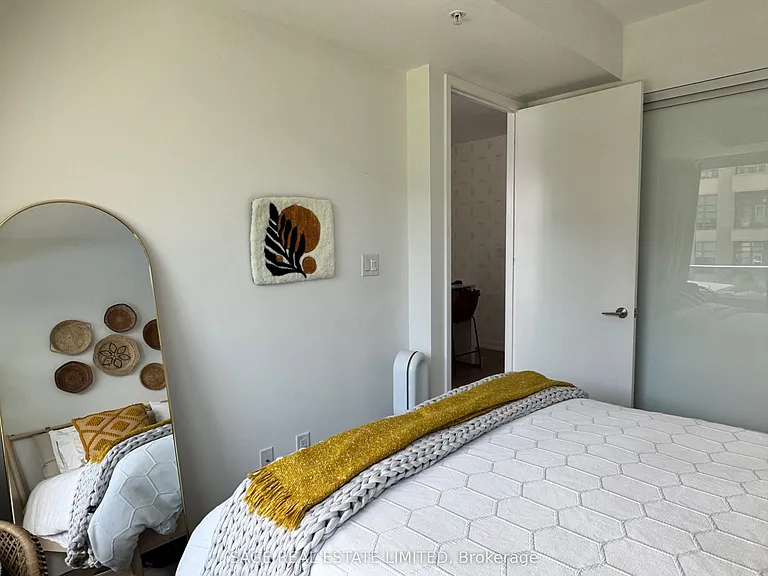 377 Madison Ave #405 — Photo 11