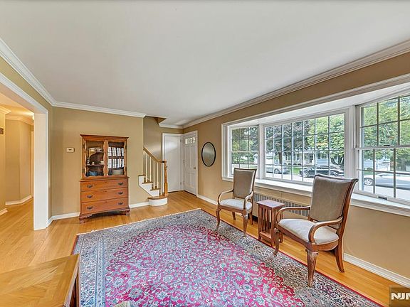4th image of 152 Spring Street