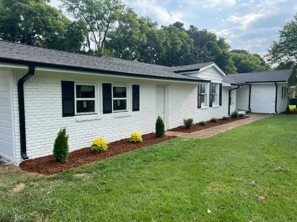 106 California Dr, Tuscumbia, AL 35674