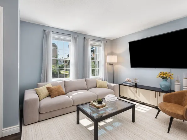 129 Lowell St APT 4, Peabody, MA 01960